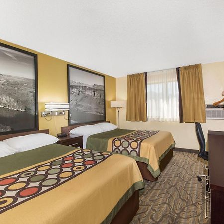 Super 8 by Wyndham Nampa Hotel Bagian luar foto