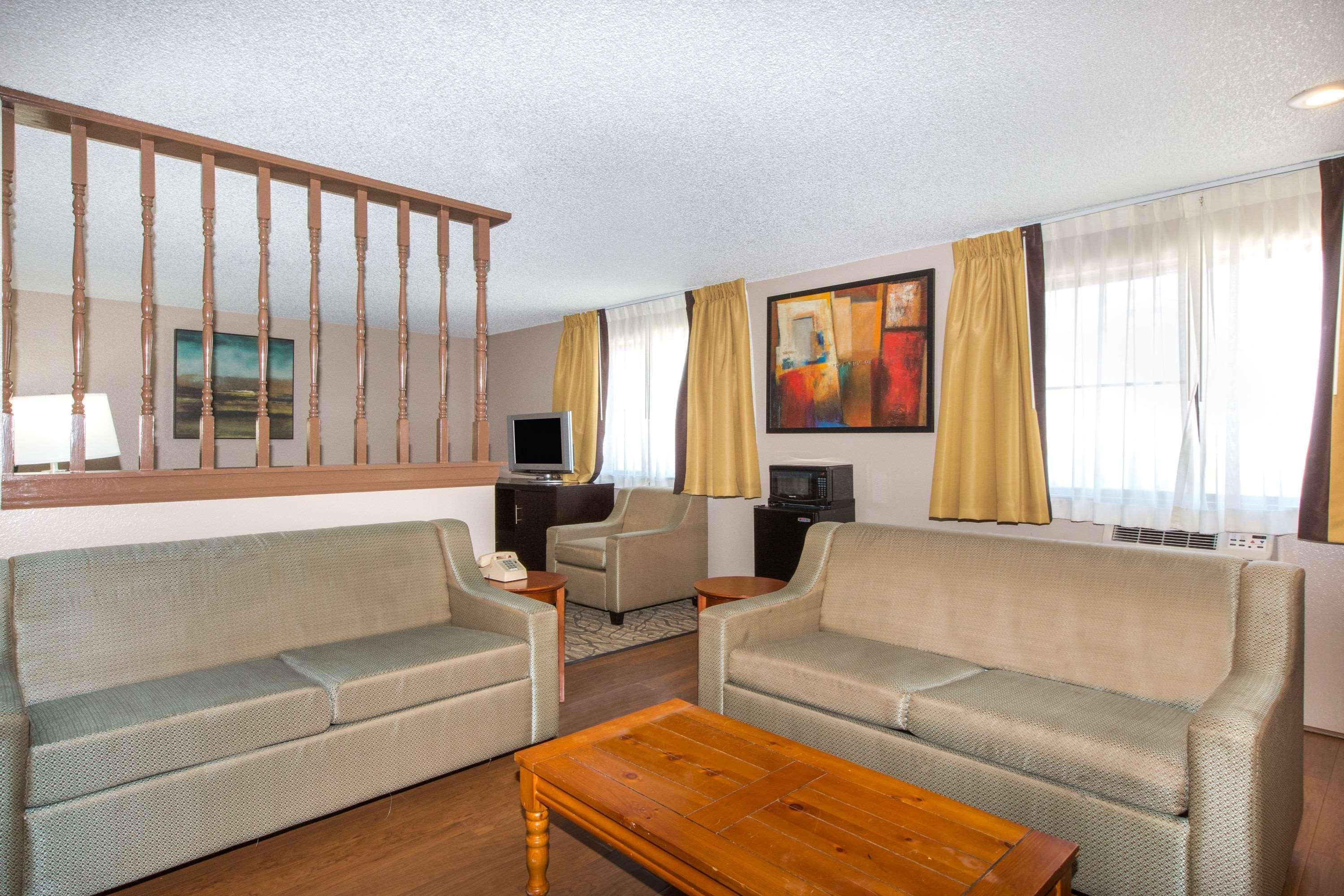 Super 8 by Wyndham Nampa Hotel Bagian luar foto