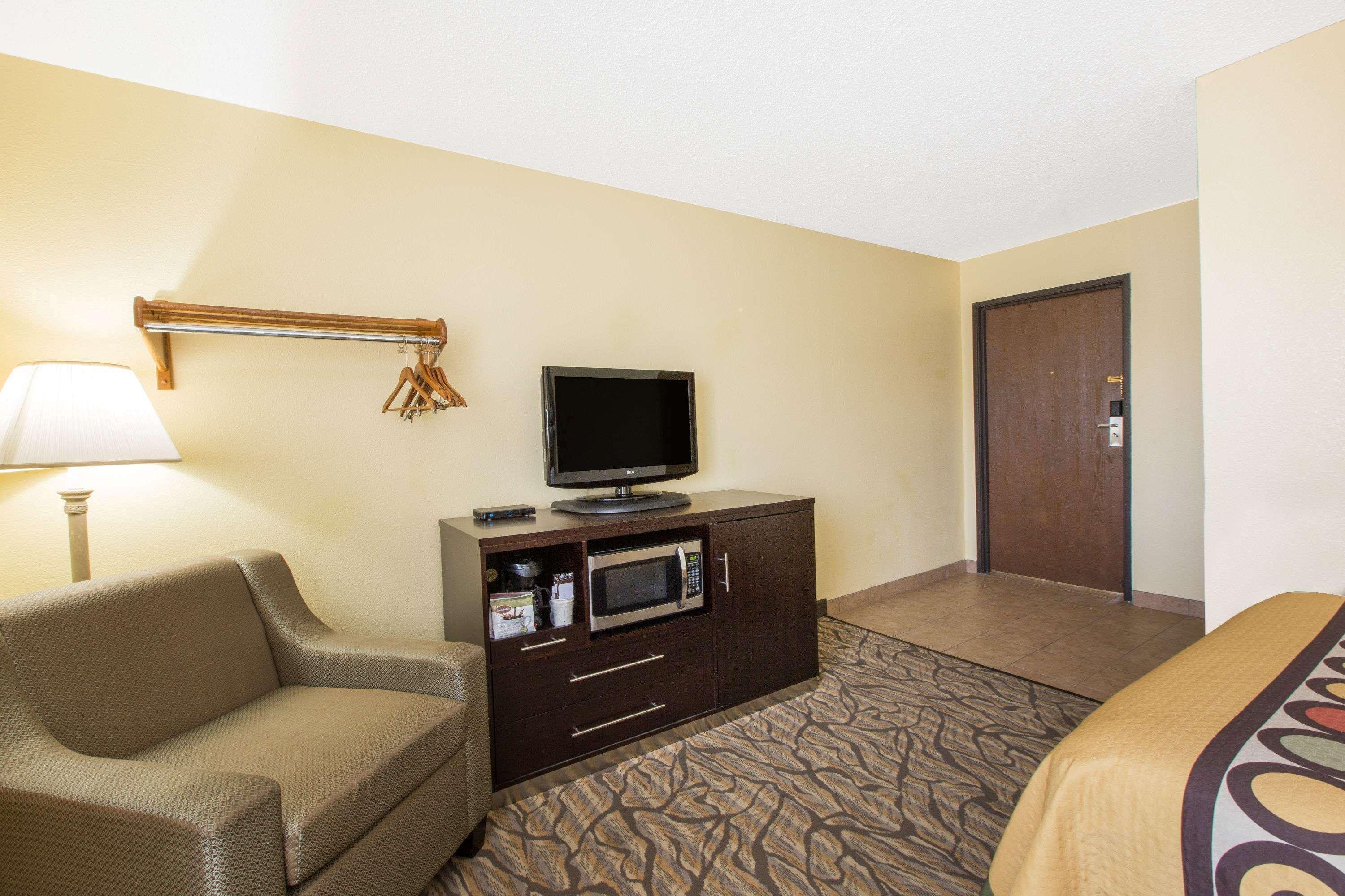 Super 8 by Wyndham Nampa Hotel Bagian luar foto
