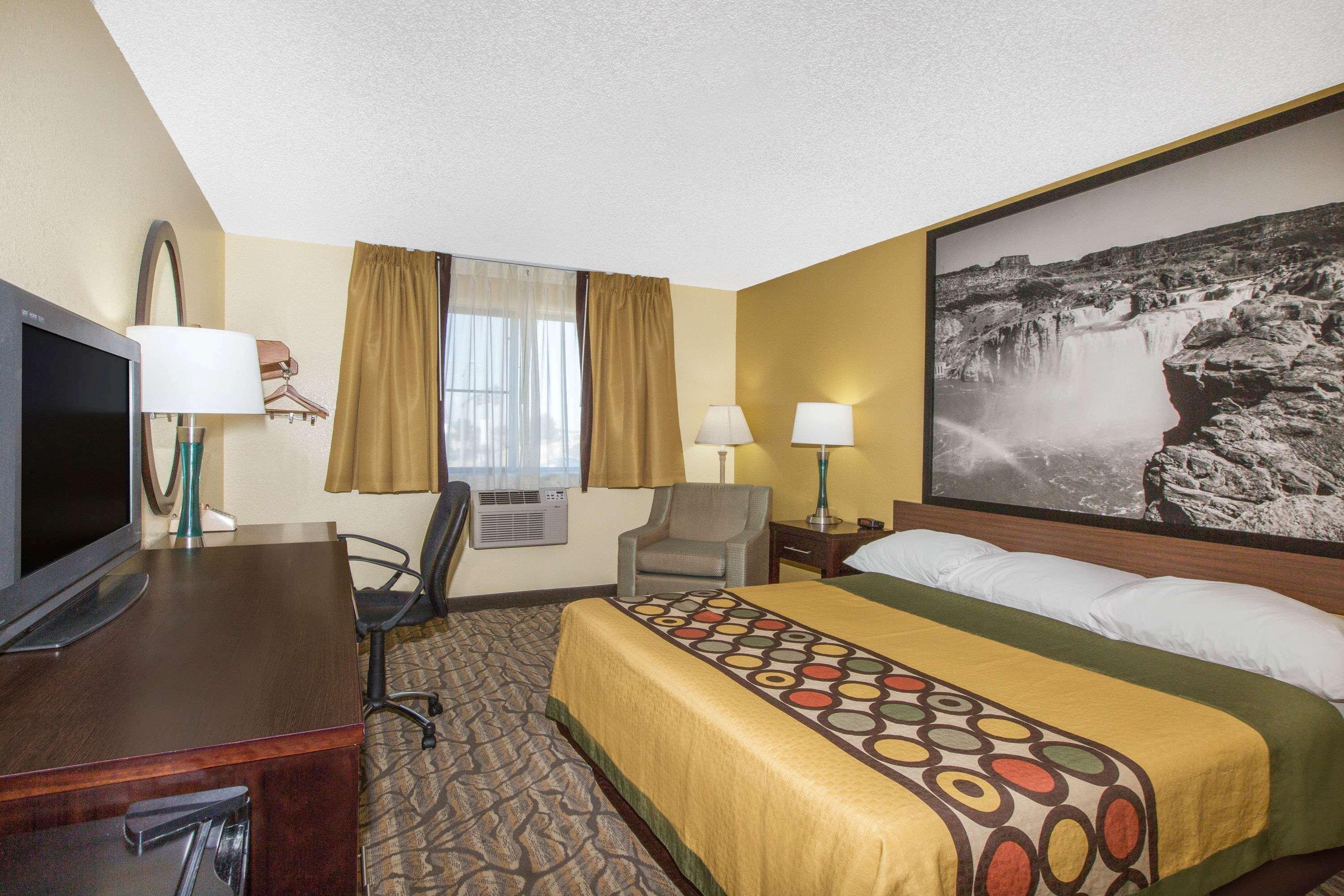 Super 8 by Wyndham Nampa Hotel Bagian luar foto