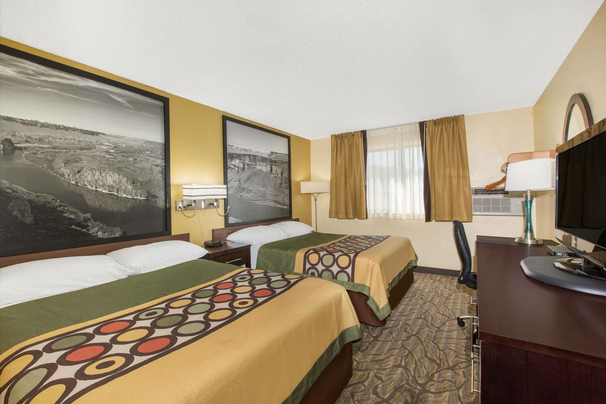 Super 8 by Wyndham Nampa Hotel Bagian luar foto